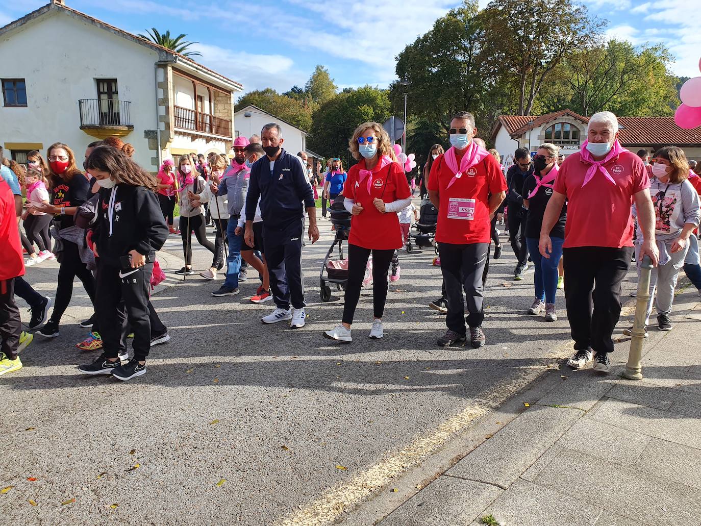 Fotos: Imágenes de la marcha contra el cáncer de mama en Puente San Miguel