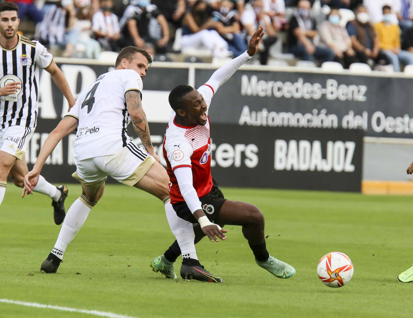 Fotos: El partido Badajoz - Racing, en imágenes