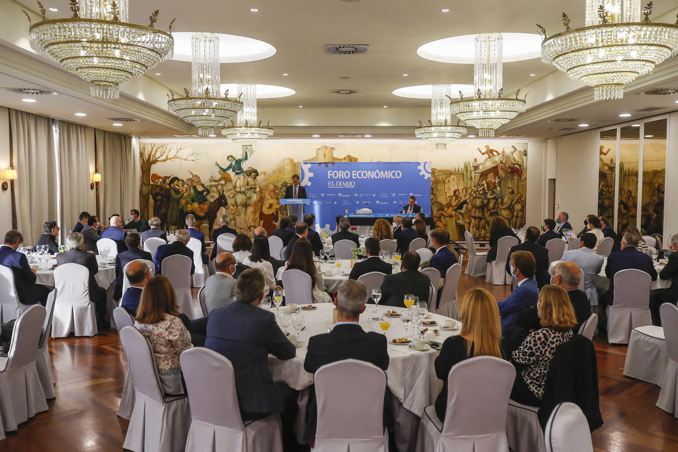 Fotos: García Andrés en el Foro Económico de El Diario Montañés