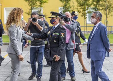 Imagen secundaria 1 - La jefa de Policía de Cantabria promete «apoyo mutuo y leal» con el resto de fuerzas de seguridad