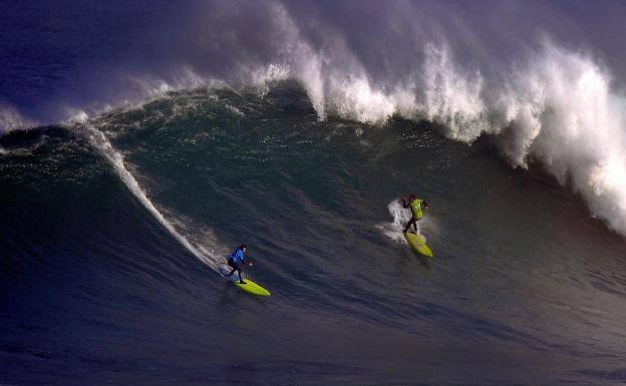 Imagen de archivo de otra edición de la competición de surf La Vaca Gigante.