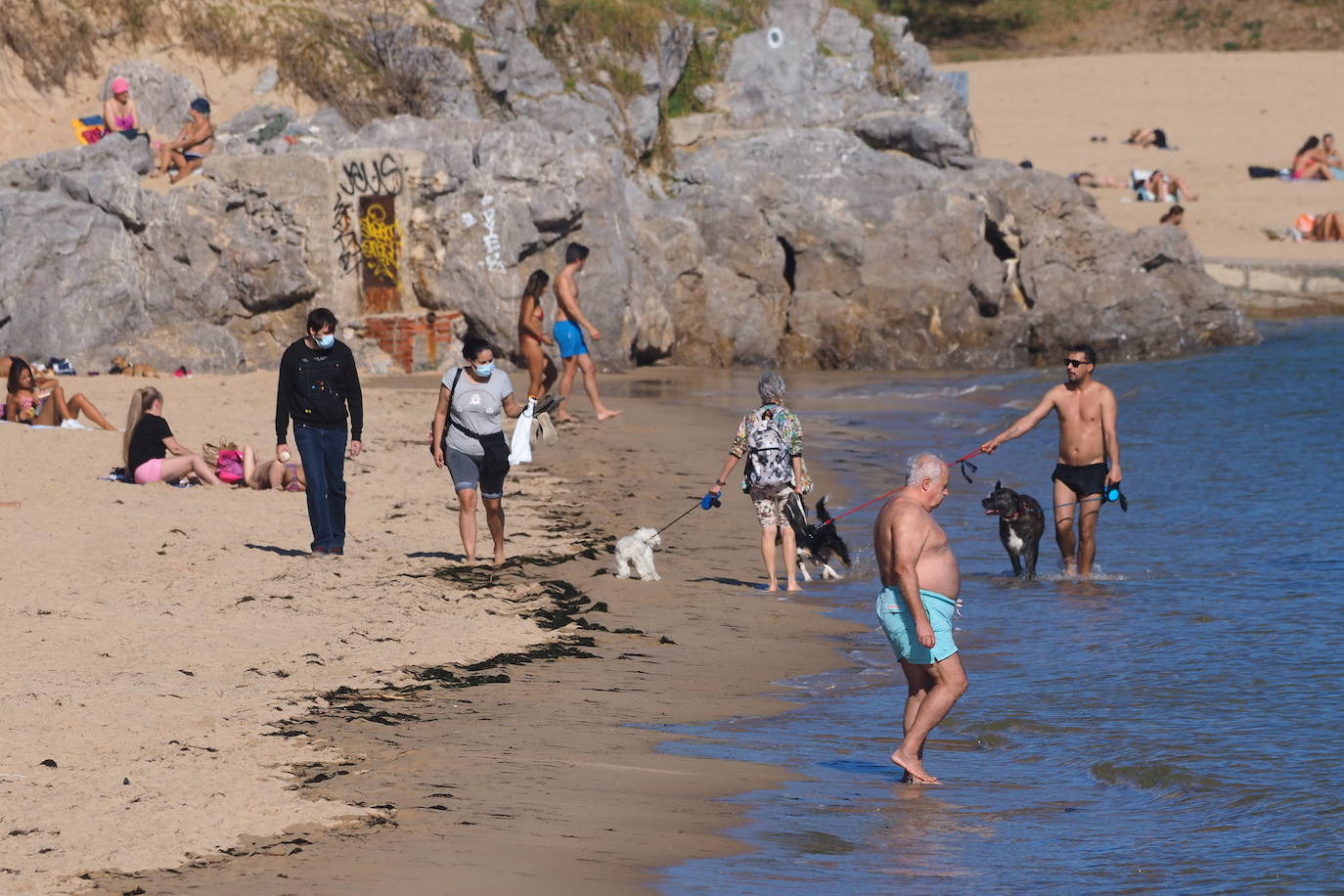 El tiempo que ha tenido Cantabria este lunes y martes ha sido un espejismo, una última ventana veraniega en el preludio del otoño, que irrumpirá de súbito el jueves, con descenso acusado de las temperaturas y precipitaciones intensas.