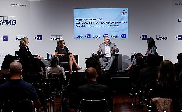 Begoña Cristeto (KPMG), María Helena Antolín, Alfonso Sancha y Emilia Pérez 