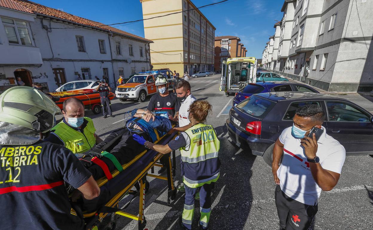 Diferentes miembros de los servicios de emergencia, en el simulacro.