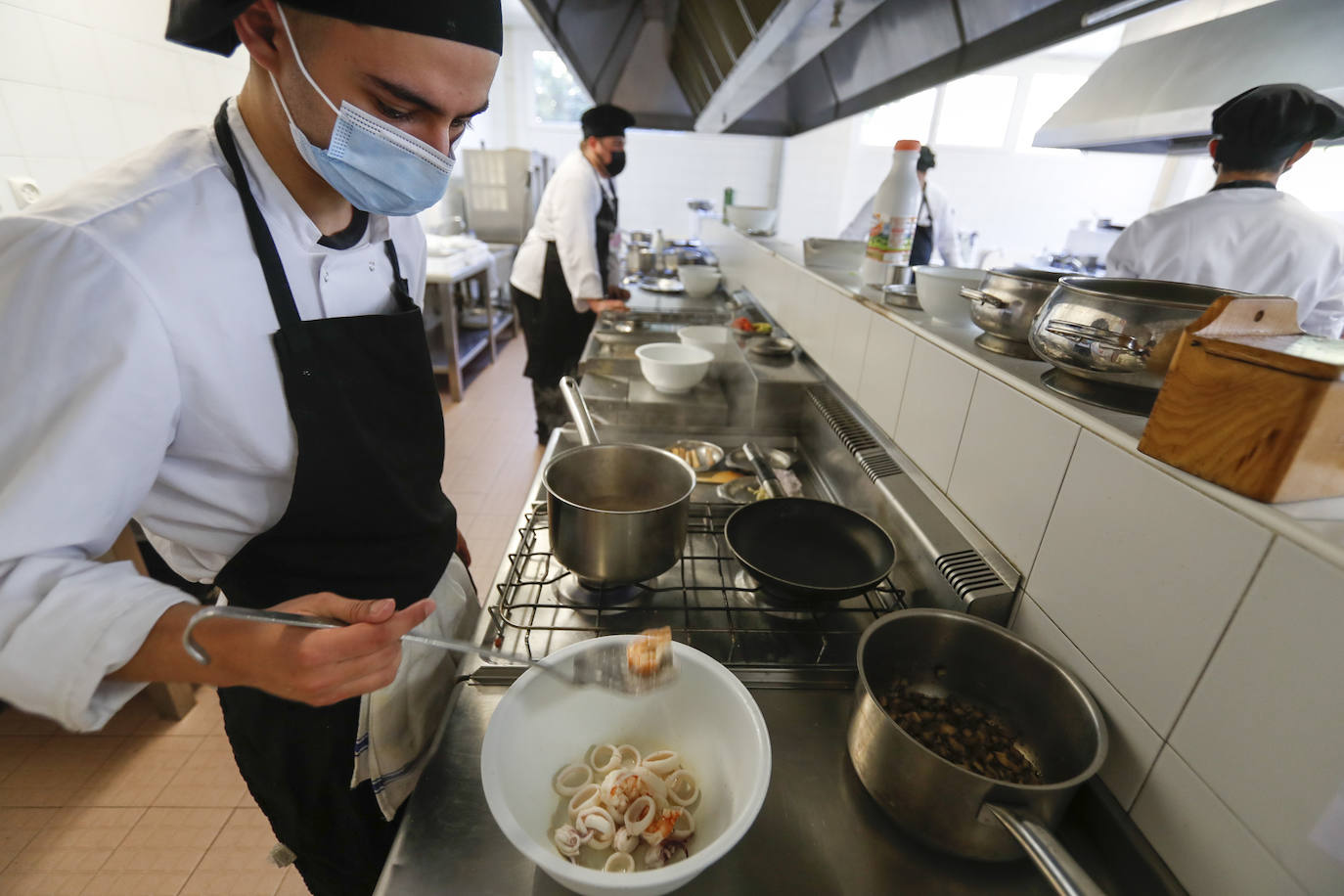 Fotos: Las Olimpiadas CantabriaSkills llegan la la cocina