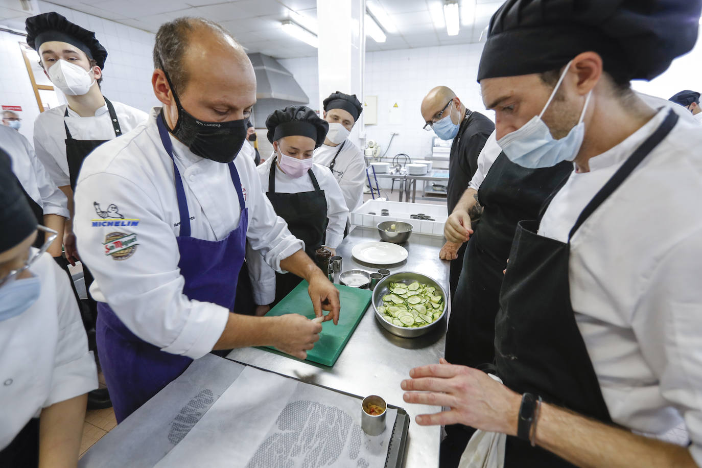 Fotos: Las Olimpiadas CantabriaSkills llegan la la cocina