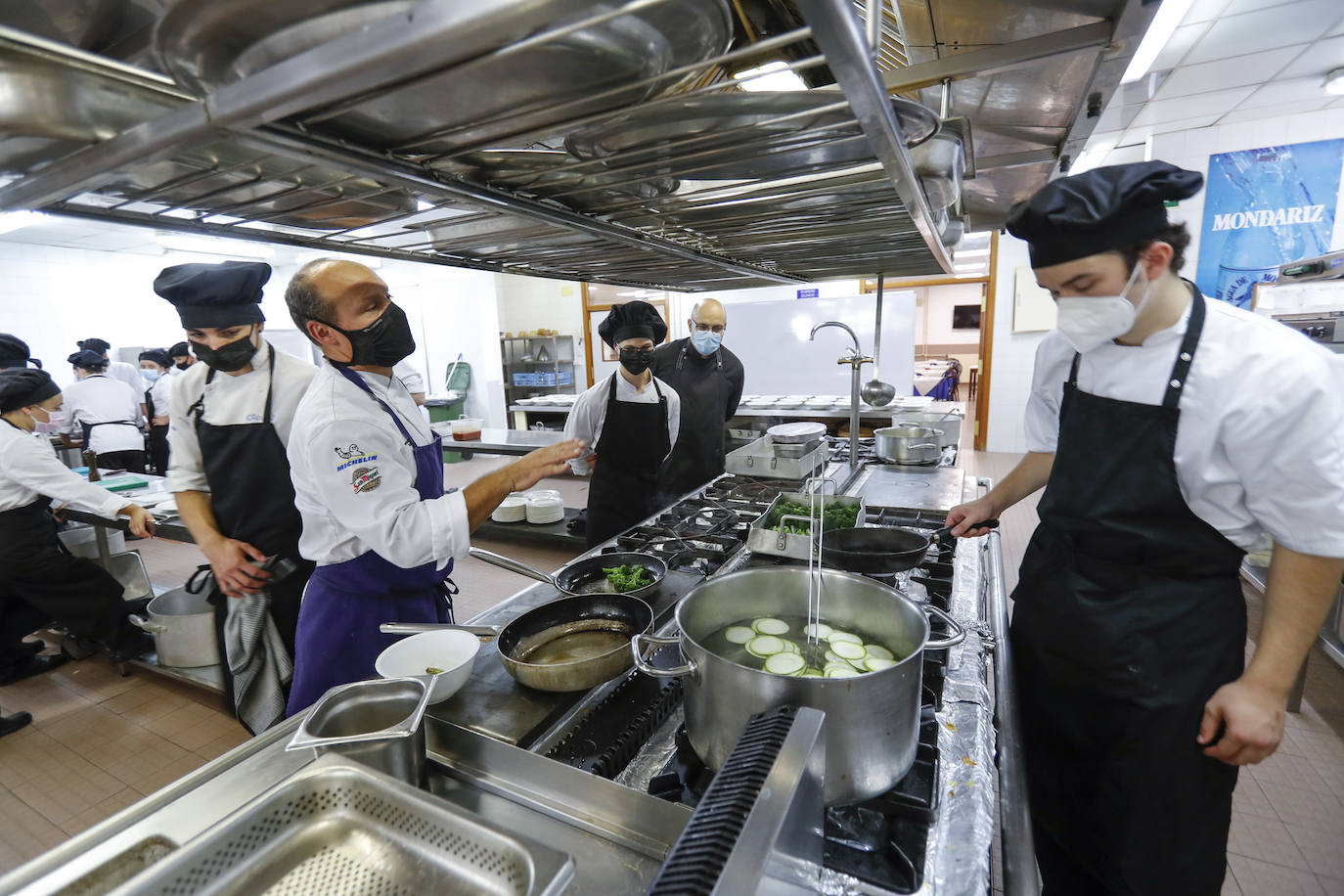 Fotos: Las Olimpiadas CantabriaSkills llegan la la cocina