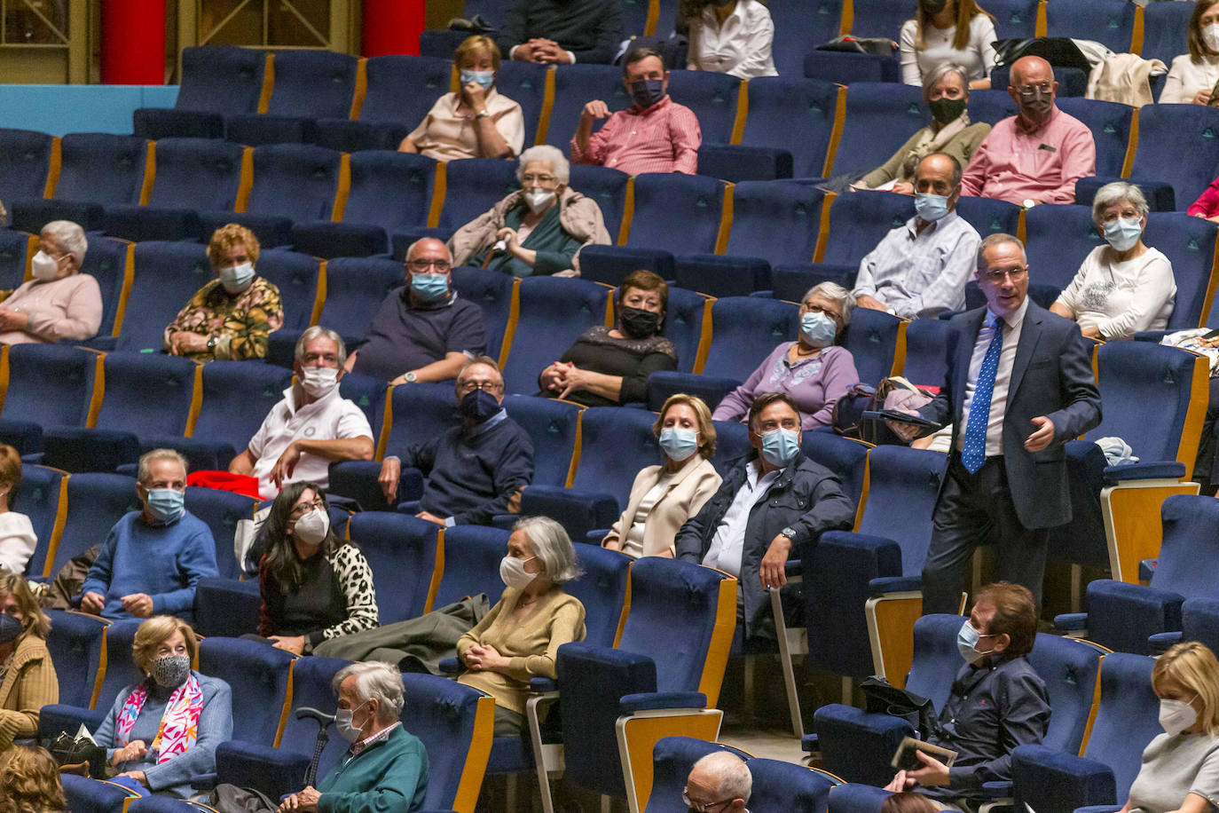 Parte del público que asistió a una gala presentada por Juan Carlos de la Fuente.