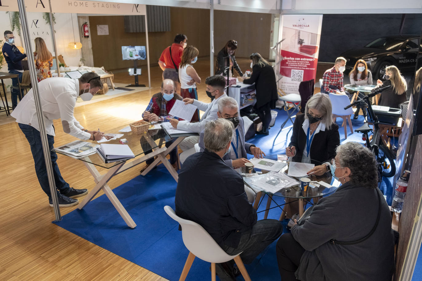 Los profesionales destacan la «positiva afluencia de público» en esta quinta edición del Salón Inmobiliario y que «el cliente no ha venido a perder el tiempo»