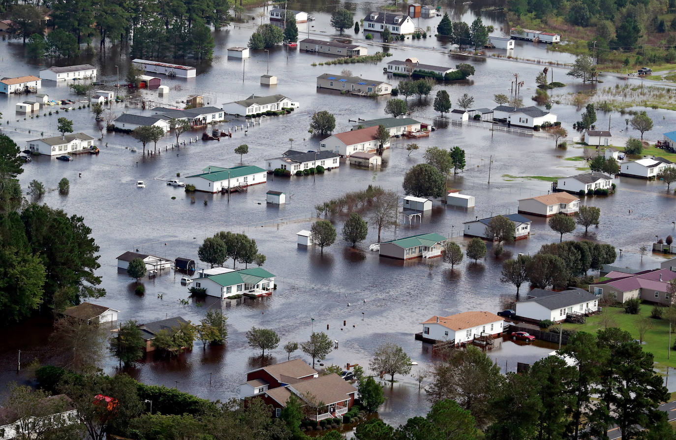 Casas inundadas por efectos del huracán Florence en las afueras de Lumberton, Carolina del Norte, en 2018.