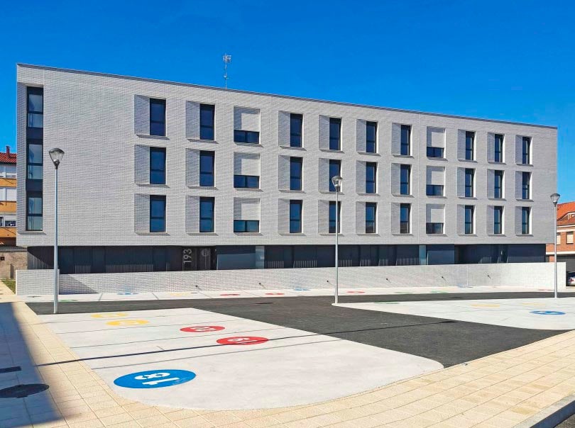 VIVIENDAS DE PROTECCION OFICIAL EN CAMPUZANO. ARQUITECTOS: EDGAR ROBLEDO GARCÍA Y NOELIA MARTÍNEZ RODRÍGUEZ. PREMIO EX-AEQUO OBRA NUEVA RESIDENCIAL.