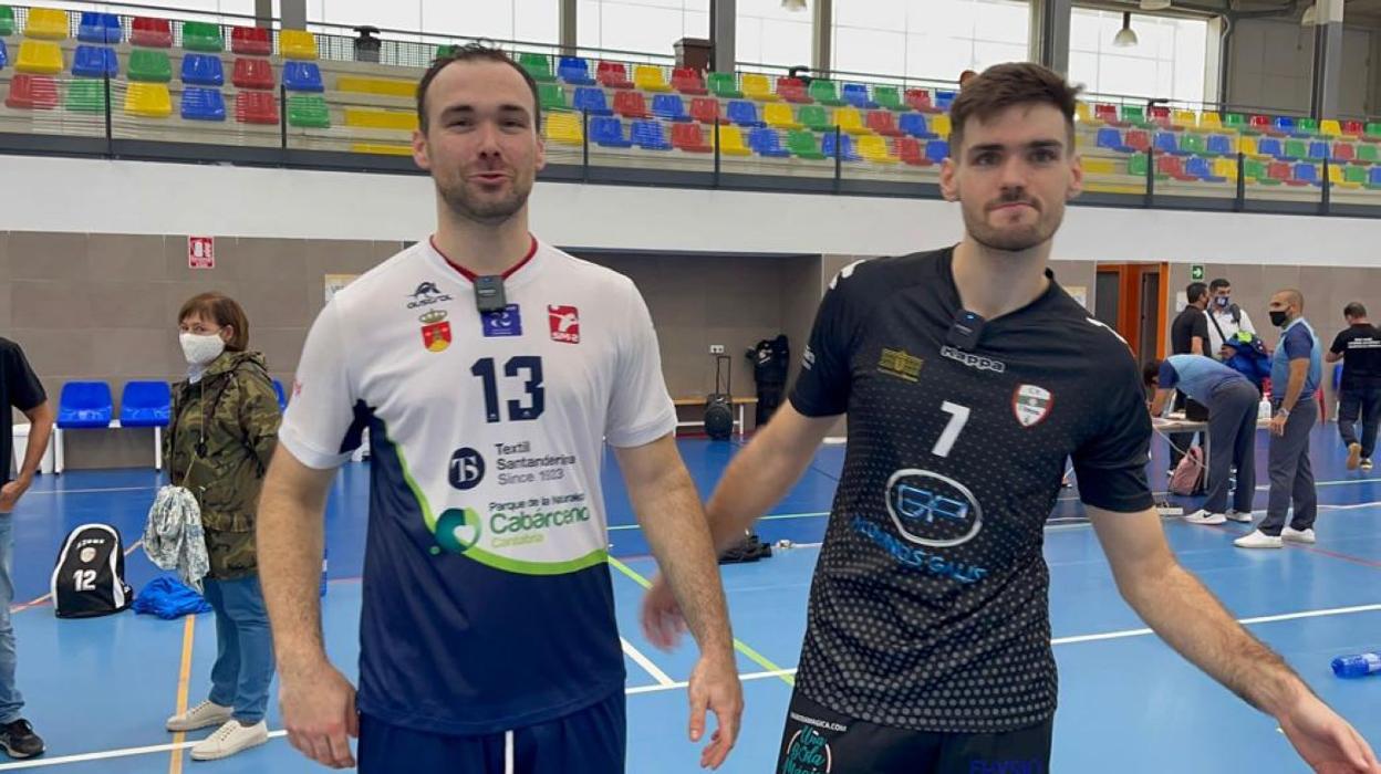 Fran (izquierda) y Álex Calzón, en el partido del domingo en Utrera. 