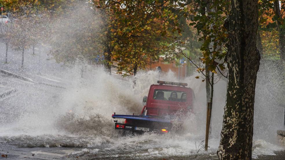 Un mediodía muy pasado por agua en El Sardinero