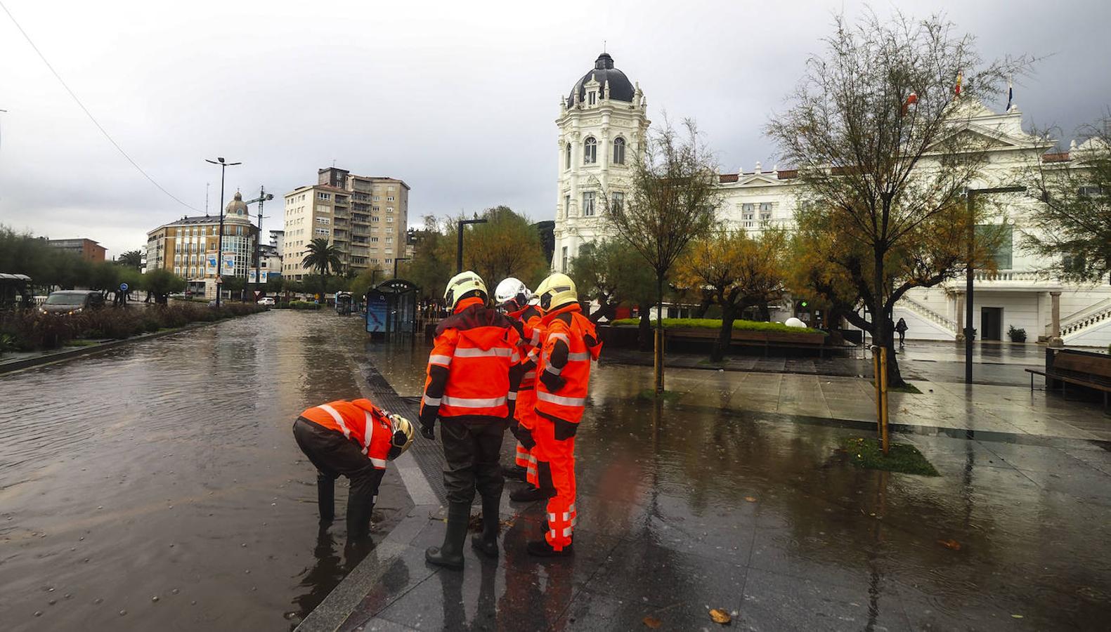 El tráfico y los negocios del entorno, los más afectados por las precipitaciones.