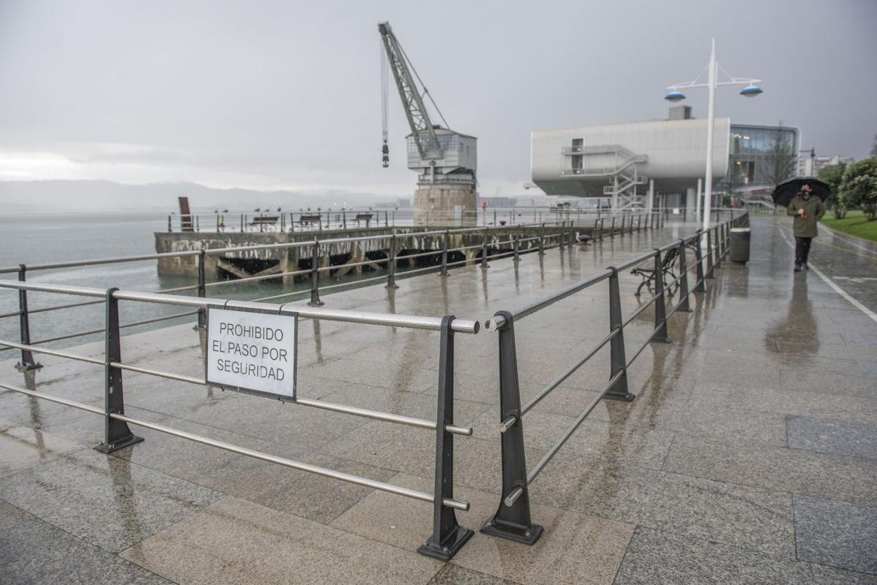 El muelle de Maura está cerrado desde finales de 2018. 