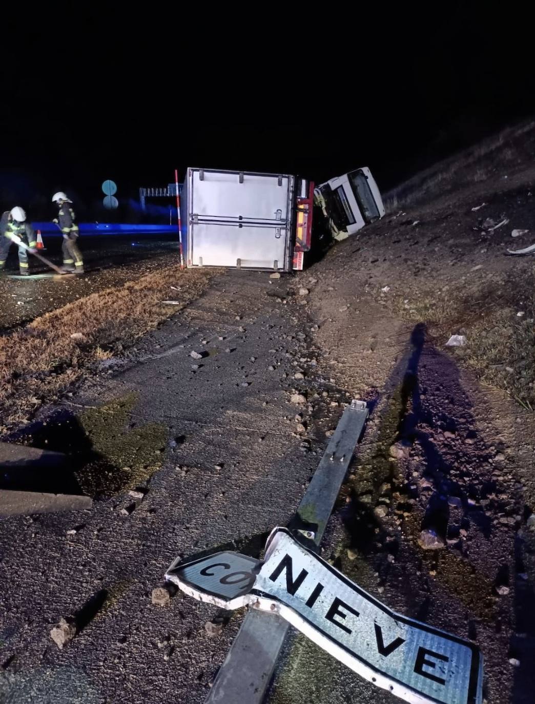 Fotos: Choque de dos camiones en Bárcena de Pie de Concha