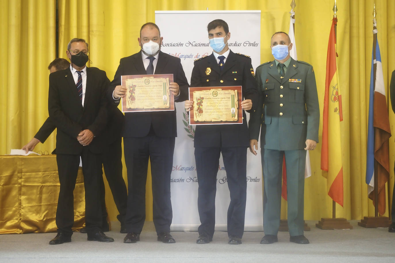 Fotos: El Astillero apela a la «unidad» en el homenaje a las víctimas del terrorismo