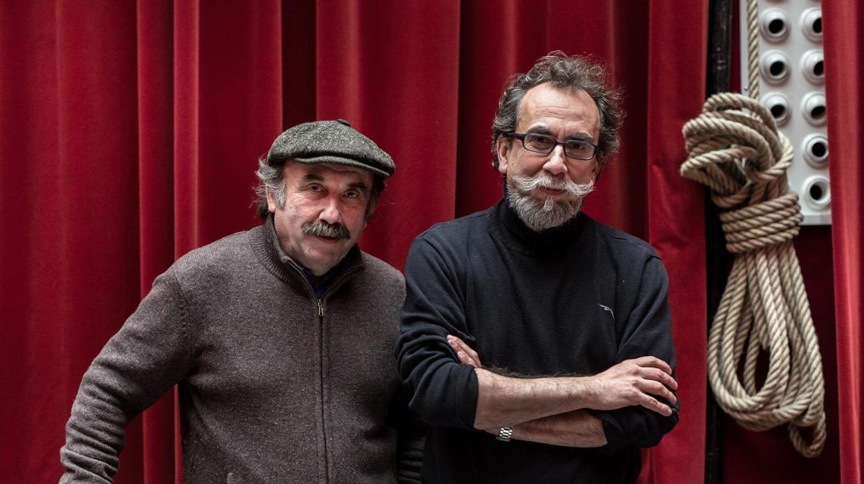 Paco de La Zaranda, a la izquierda, y Eusebio Calonge, artífices de la obra que se muestra en Las Llamas. 