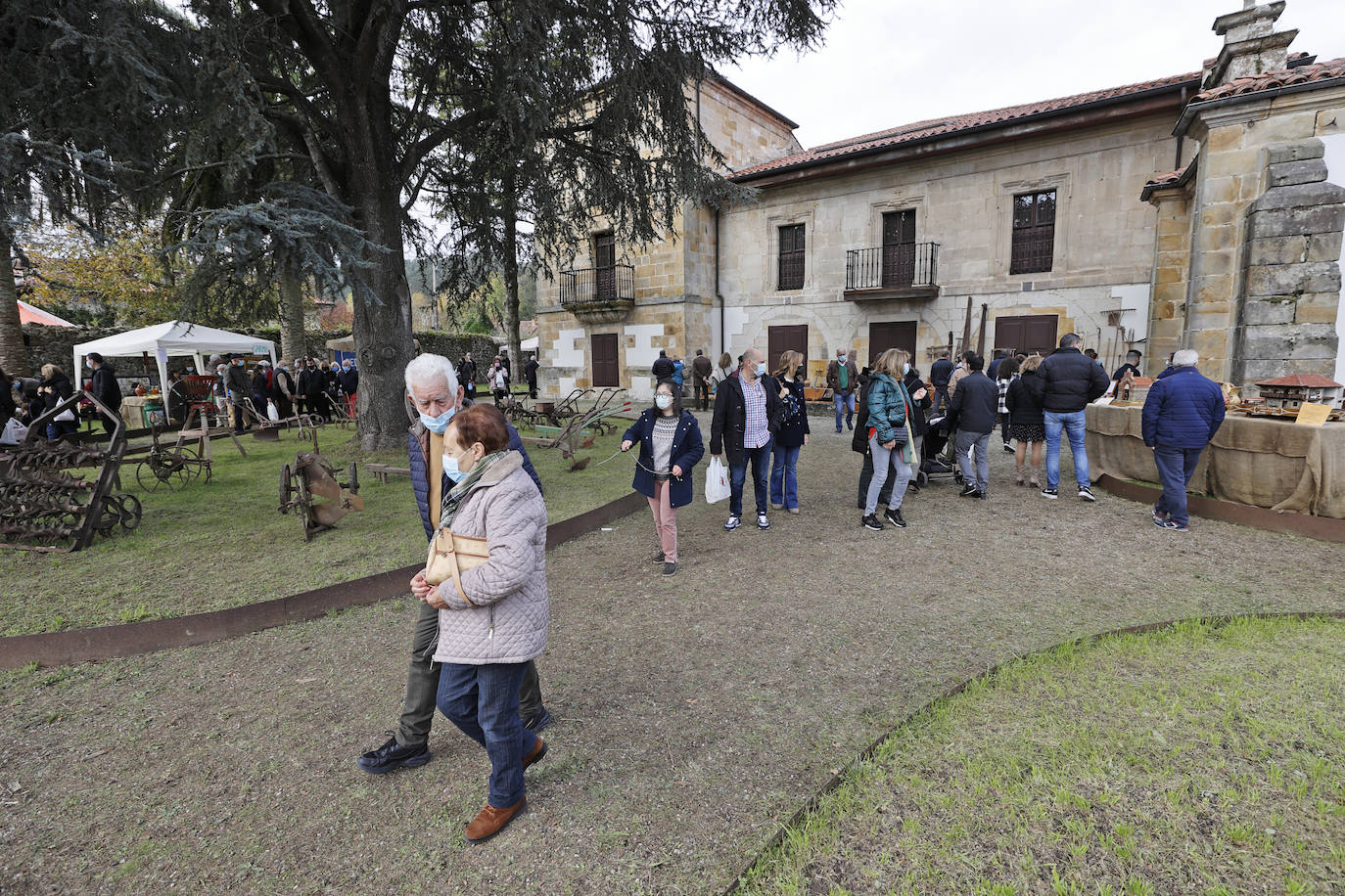 Fotos: La alubia de Casar se vende sin multitudes