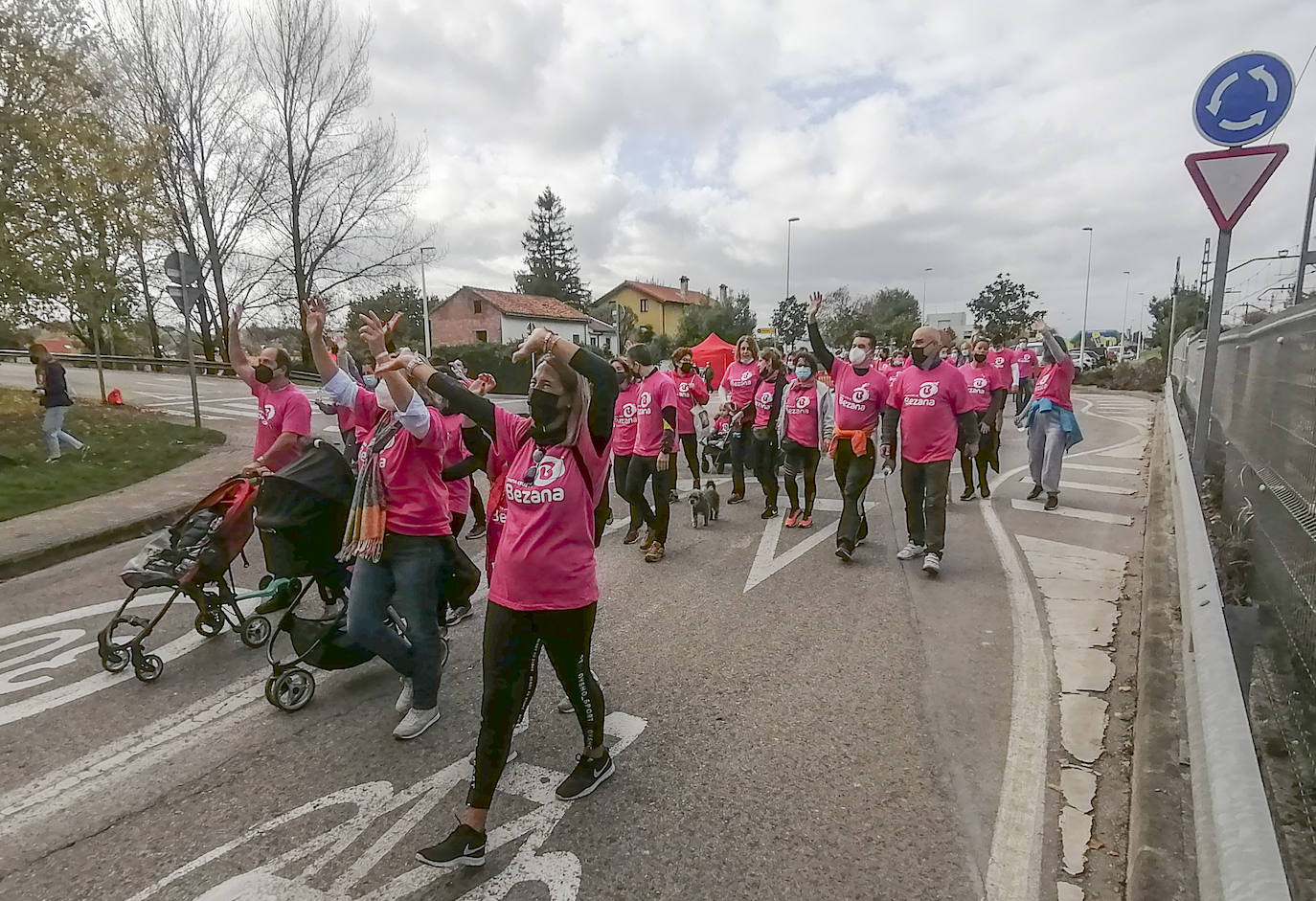 Fotos: Bezana, en marcha contra el cáncer