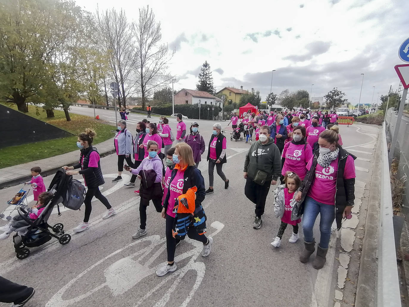 Fotos: Bezana, en marcha contra el cáncer