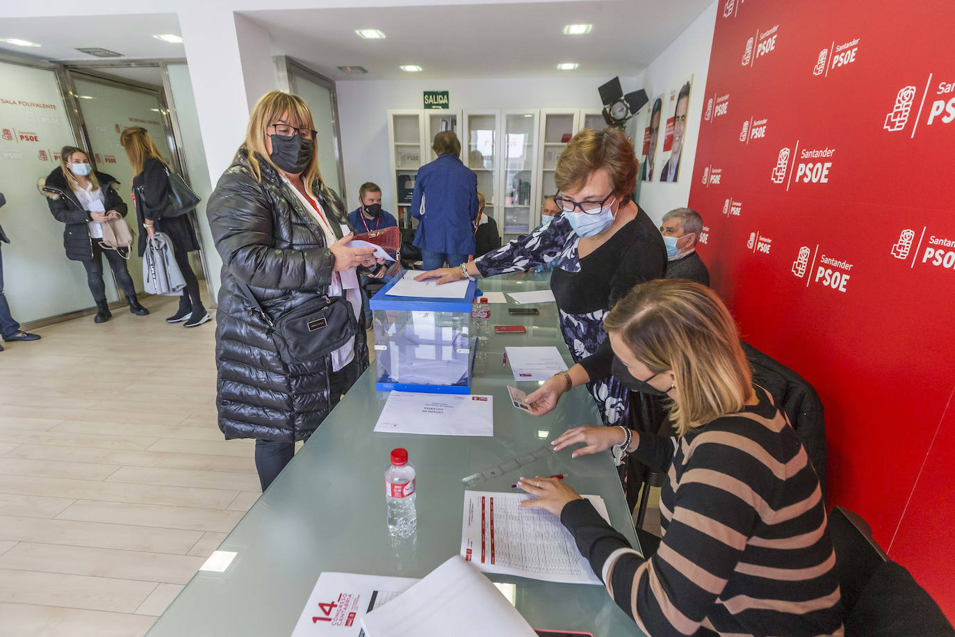 El vicepresidente regional seguirá siendo secretario general del partido tras imponerse a Judith Pérez en las elecciones internas