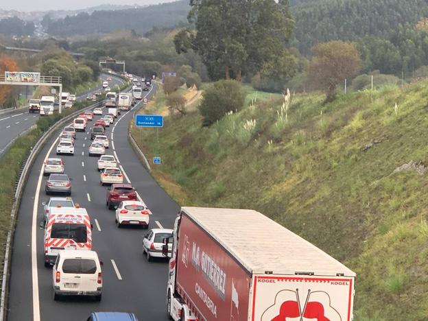 Imagen del atasco, tomada dos horas después de los accidentes.