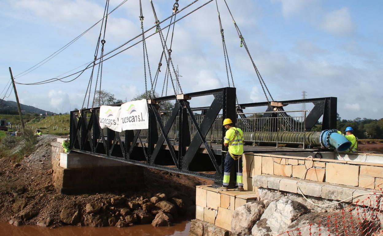 El itinerario partiría del recién inaugurado puente de hierro sobre la ría de Solía 