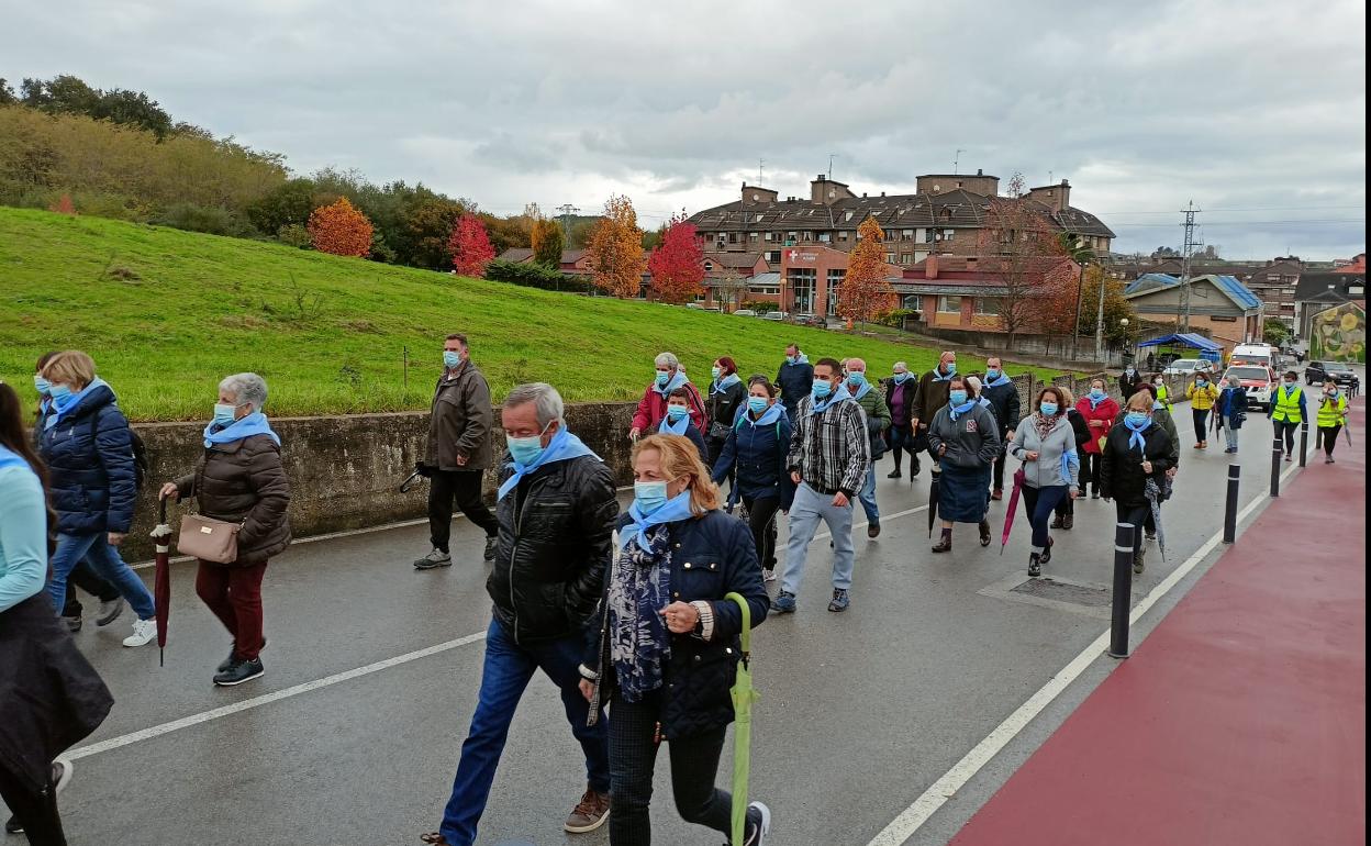Participantes en la marcha. 