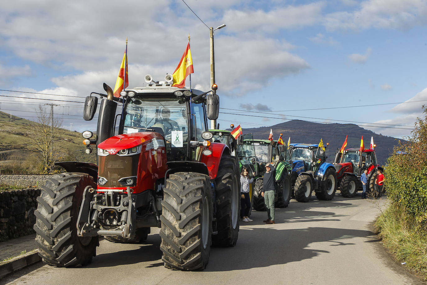 Fotos: La tractorada de Arenas de Iguña, en imágenes