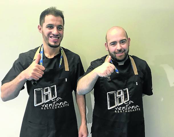 Hamza Zaidi e Iván Vía, del restaurante La Ventana, concursaron en el certamen de tartas de manzana. 