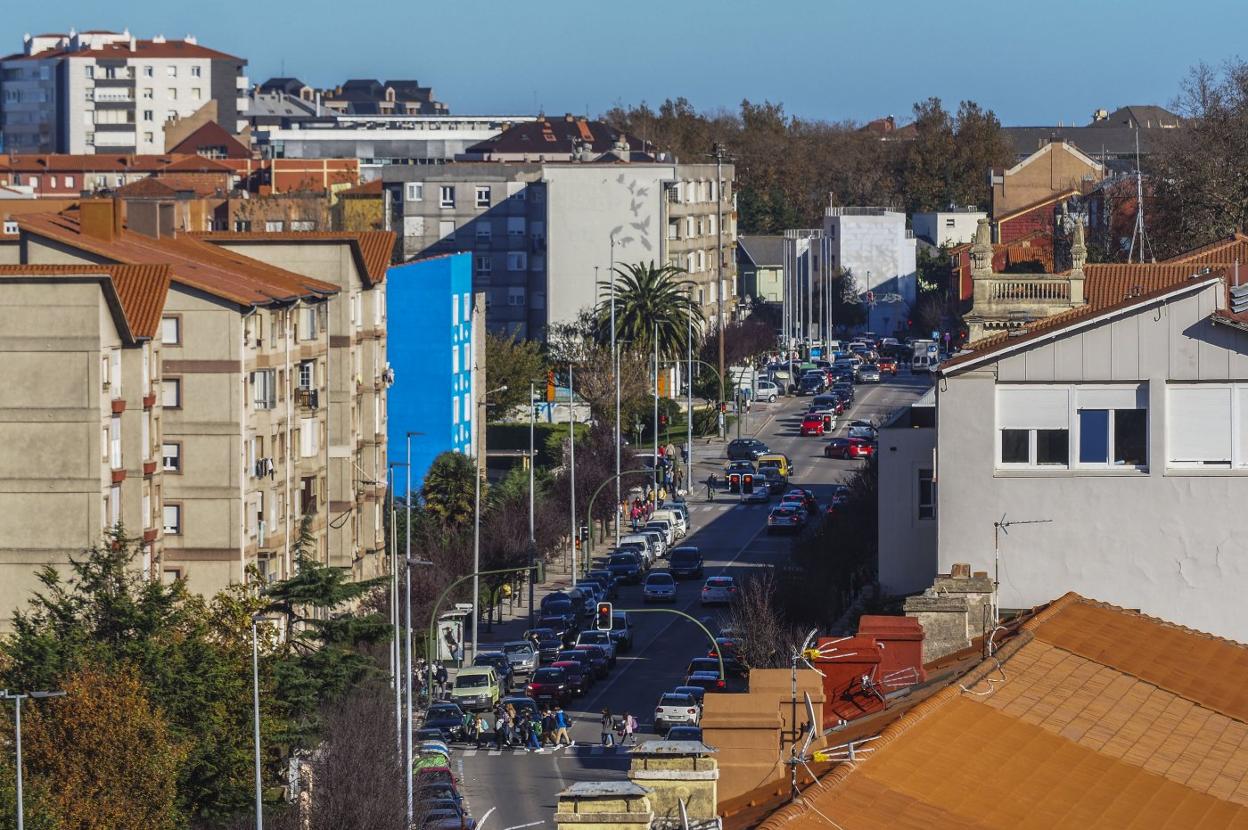 Por sus barrios homogéneos y expuestos al frío y la lluvia, la ladera norte de General Dávila es la «zona idónea» para recibir las ayudas. sane