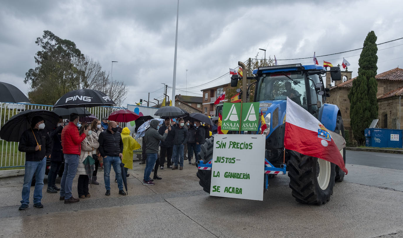 Fotos: Tractorada en Renedo