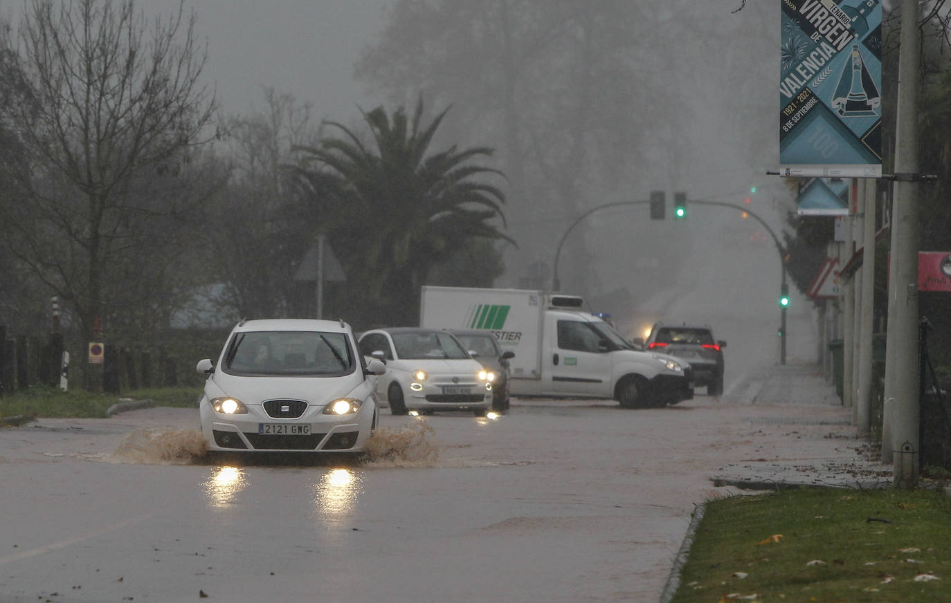 Fotos: El Pas se desborda en Vioño, Quijano y Barcenillas