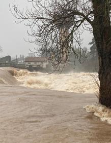 Imagen secundaria 2 - Corte de varias vías en Torrelavega e inundaciones en la comarca del Besaya