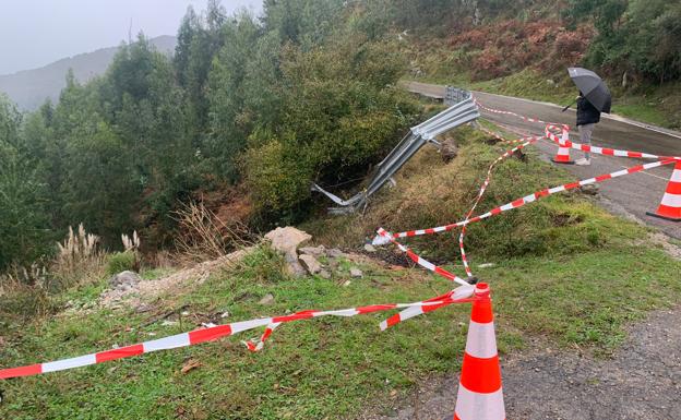 Imagen principal - Lugar en el que se produjo anoche el accidente.