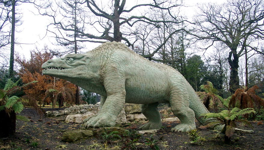 El megalosaurio de Crystal Palace, parque que abrió sus puertas en Londres en 1854.