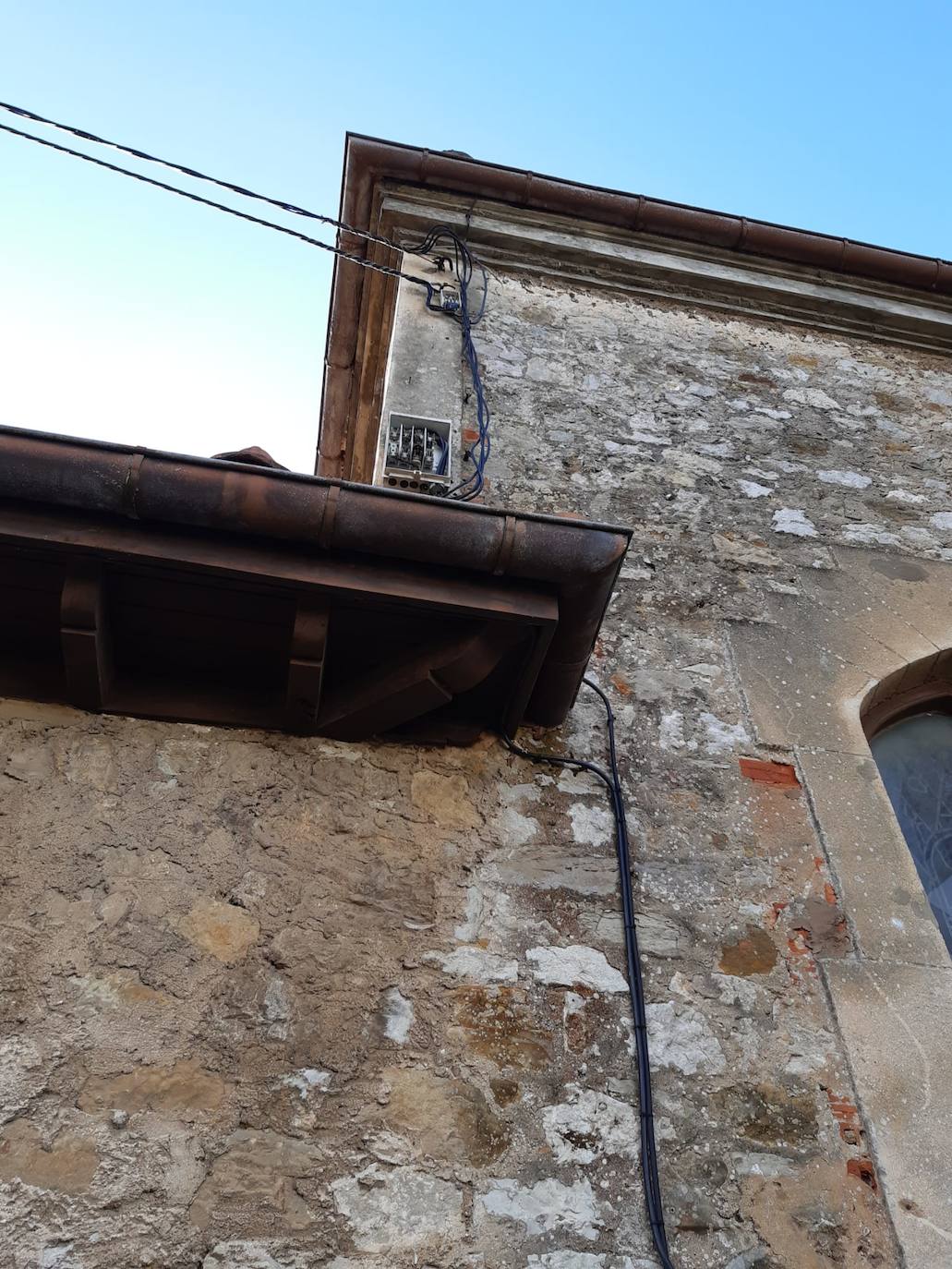 Fotos: Daños en la iglesia de Pedreña tras la caída del rayo