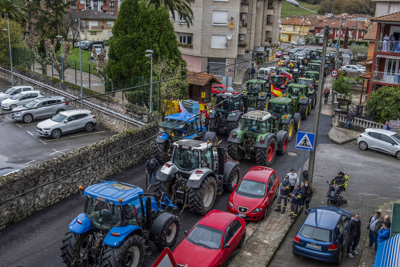 Fotos: Nueva protesta de los ganaderos frente a la Nestle en La Penilla