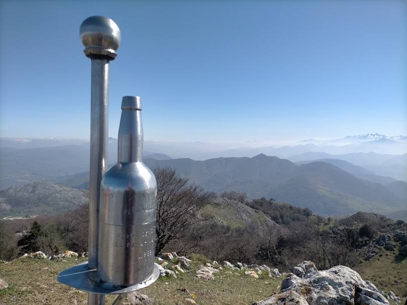 Vistas desde la cumbre del pico Peñamayor (Asturias).