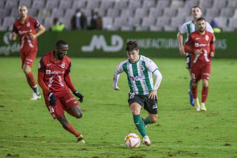 Fotos: Las imágenes del Racing - Rayo Majadahonda