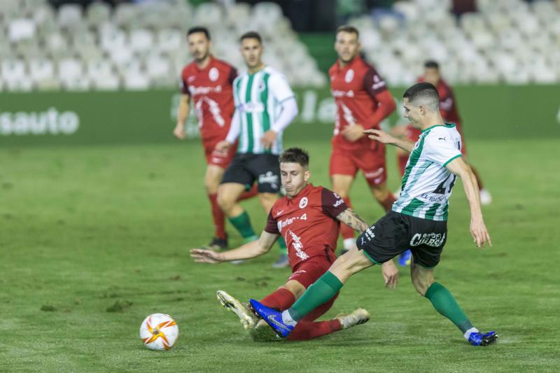 Fotos: Las imágenes del Racing - Rayo Majadahonda