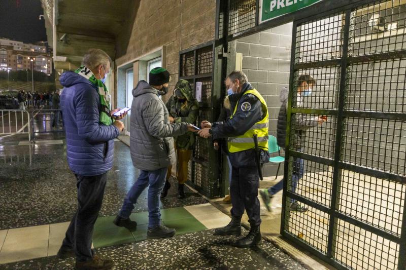 Fotos: Las imágenes del Racing - Rayo Majadahonda