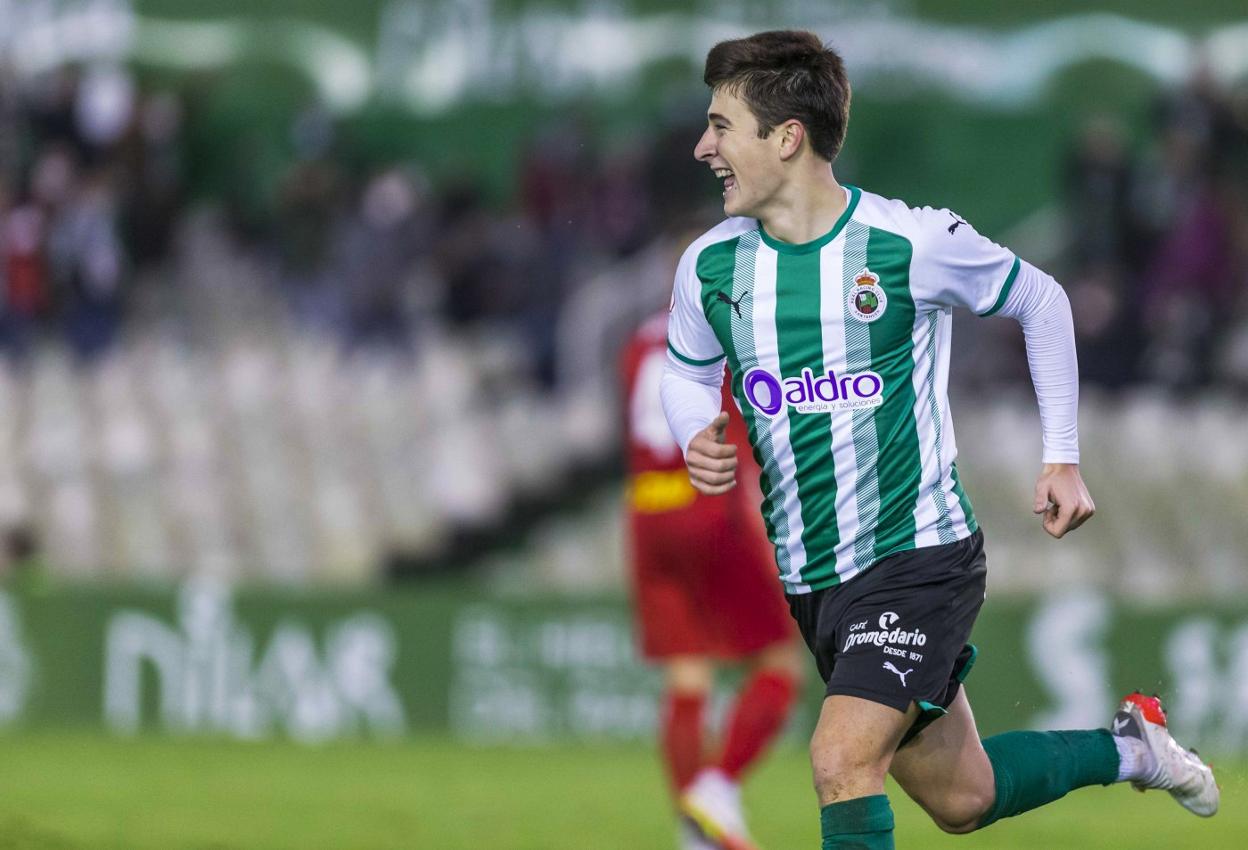 Pablo Torre, sonriente, celebra su segundo gol frente al Rayo Majadahonda. roberto ruiz