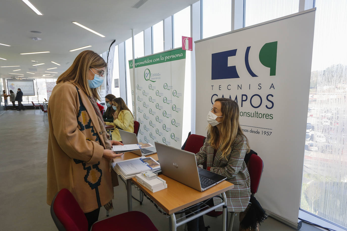 Fotos: Torrelavega organiza la primera Feria Cantabria Emplea