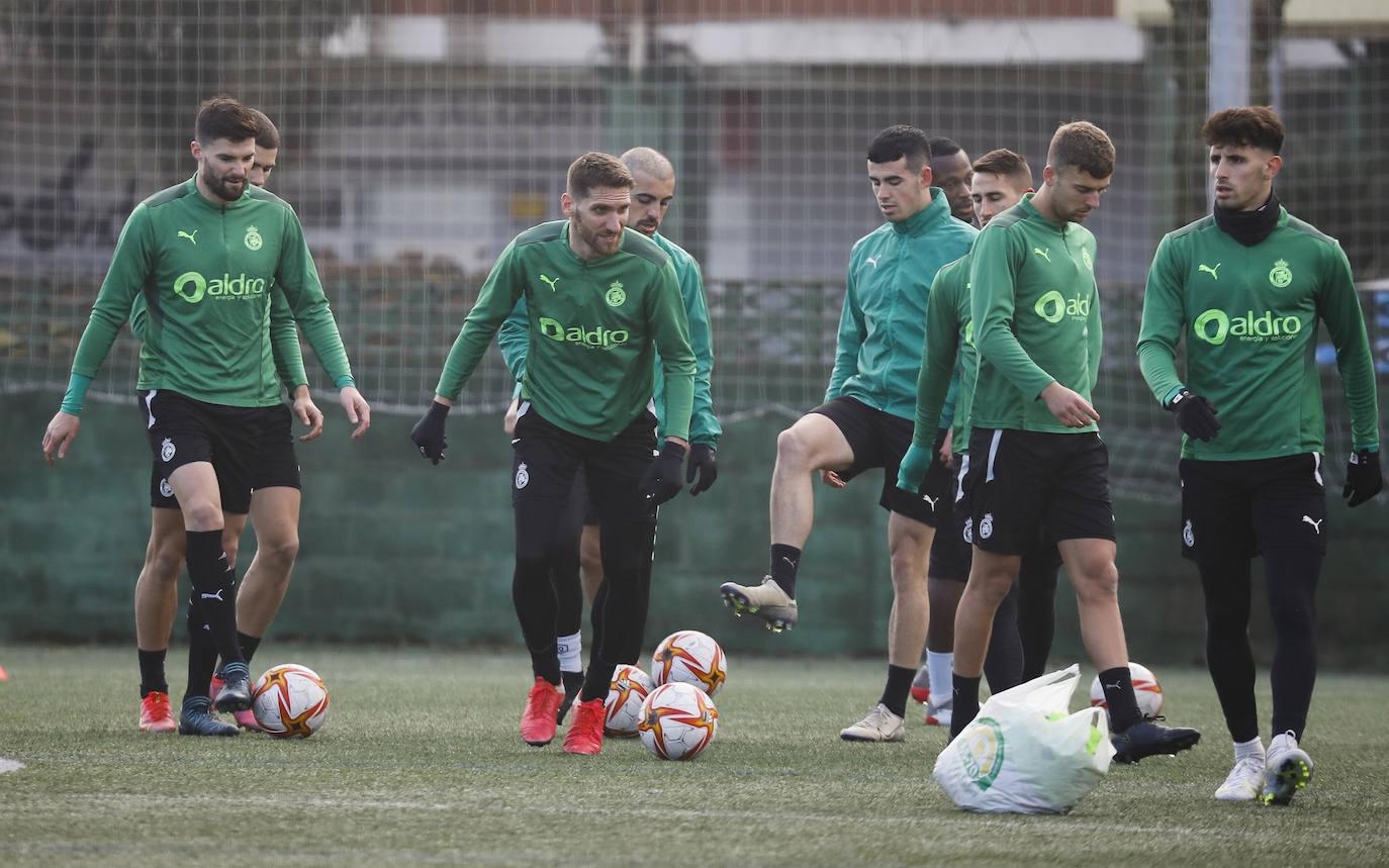 Fotos: El Racing prepara su partido ante el Extremadura