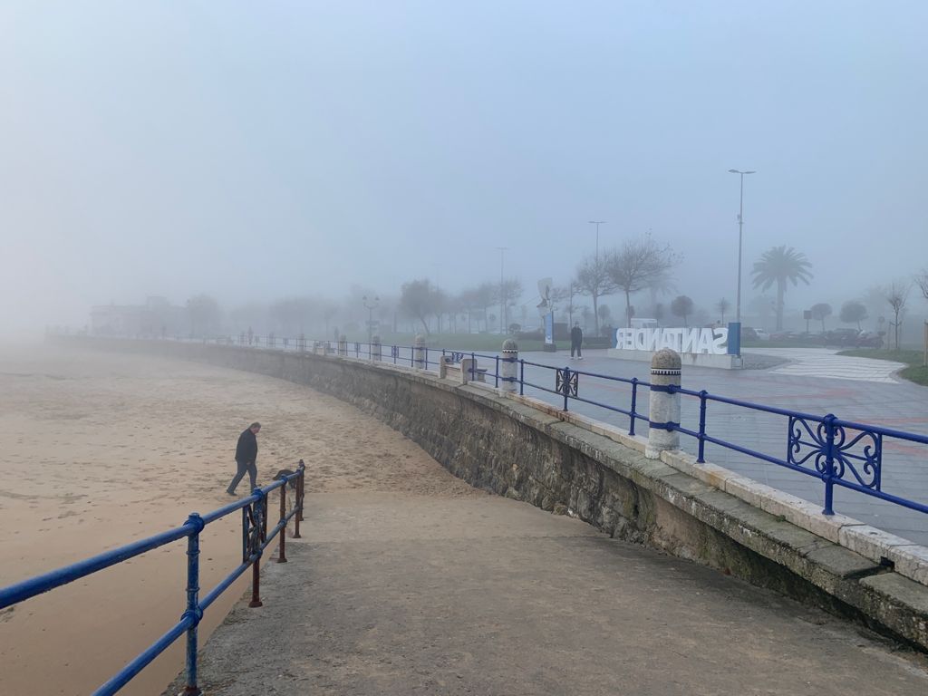 Fotos: La niebla en el amanecer de Santander