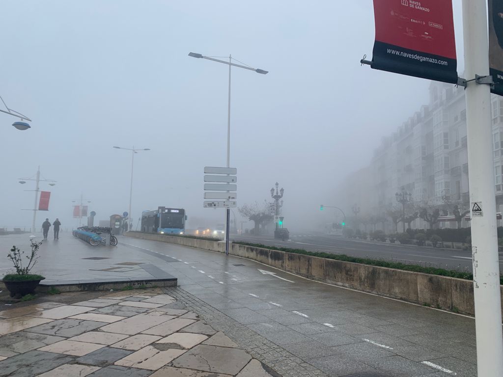 Fotos: La niebla en el amanecer de Santander