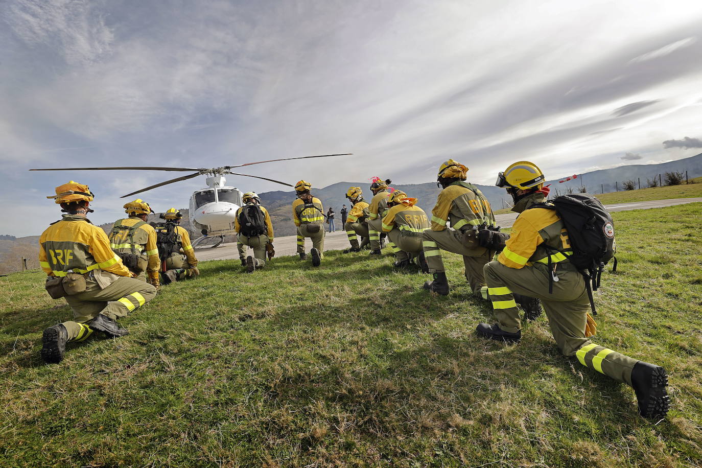 En febrero llega la Brigada de Incendios Forestales del Ministerio que apoya a los bomberos cántabros durante dos meses y medio desde su base en Ruente