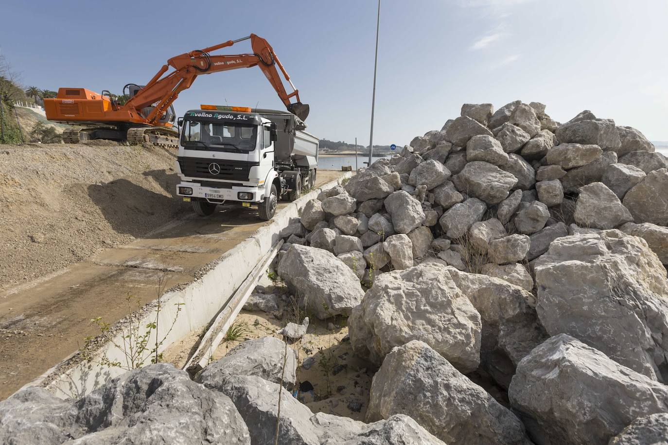 En marzo arrancan las obras para retirar el material de obra del espigón que estaba por construir en Los Peligros